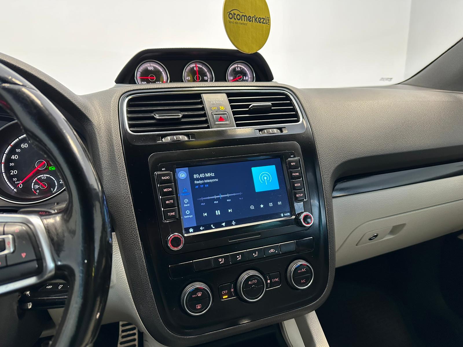 VOLKSWAGEN SCIROCCO 19